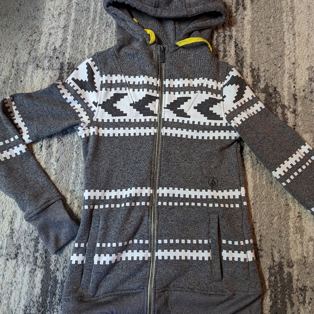 As new, Volcom spring snow hoodie, size small